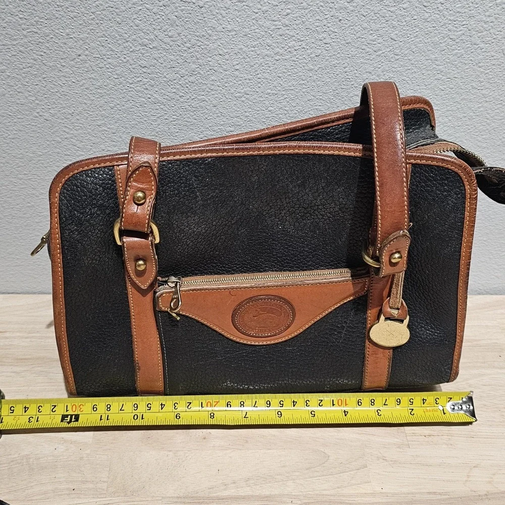 Vintage 90's Dooney & Bourke Medium Black/Brown Shoulder Bag Zip
